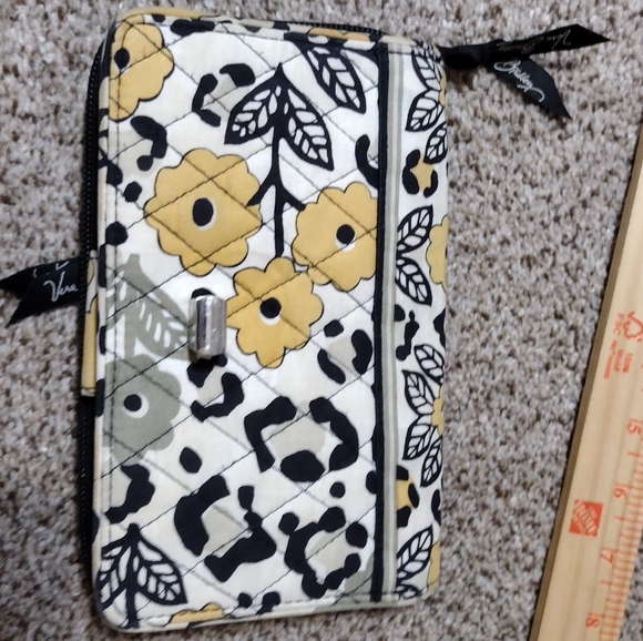 Vera Bradley purse style wallet w/ lock closure - Picture 8 of 10